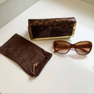 Tory Burch Sunglasses I’m very good condition.
